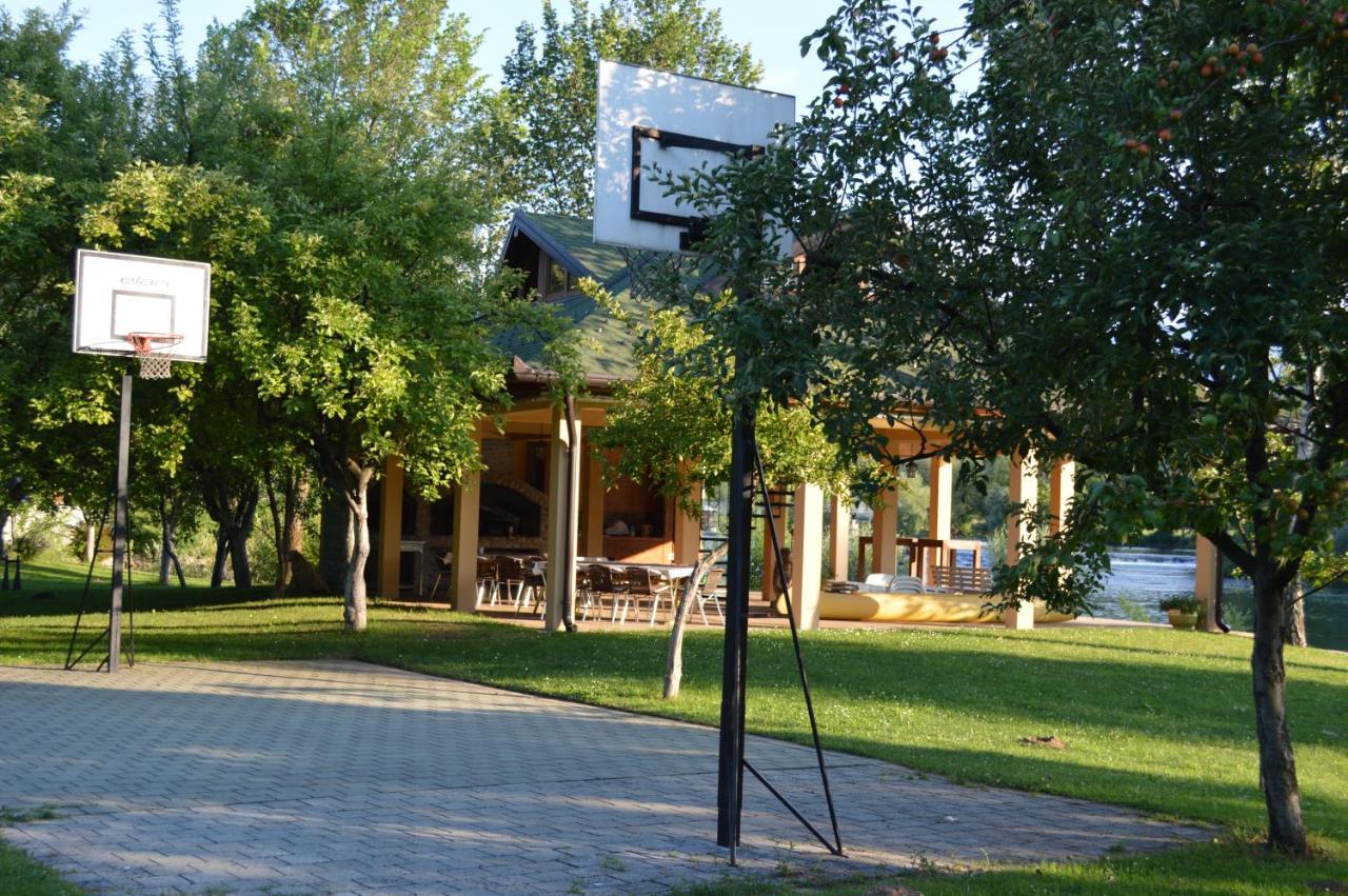 Villa My Island Bihac Ngoại thất bức ảnh
