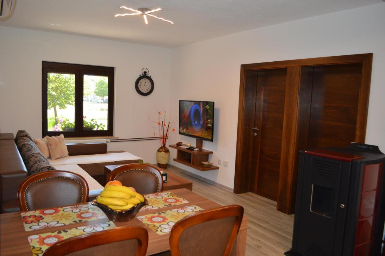 Villa My Island Bihac Ngoại thất bức ảnh