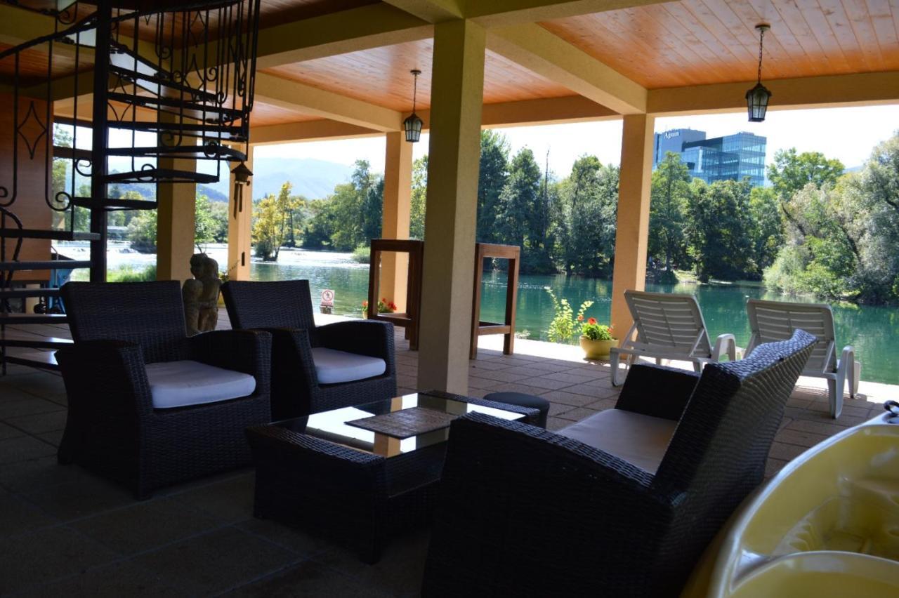 Villa My Island Bihac Ngoại thất bức ảnh