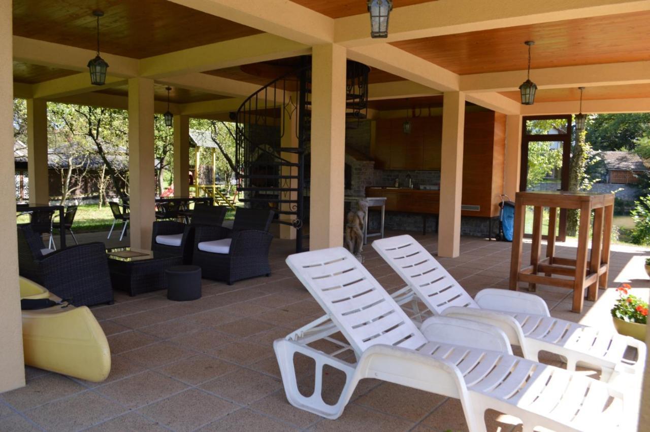 Villa My Island Bihac Ngoại thất bức ảnh